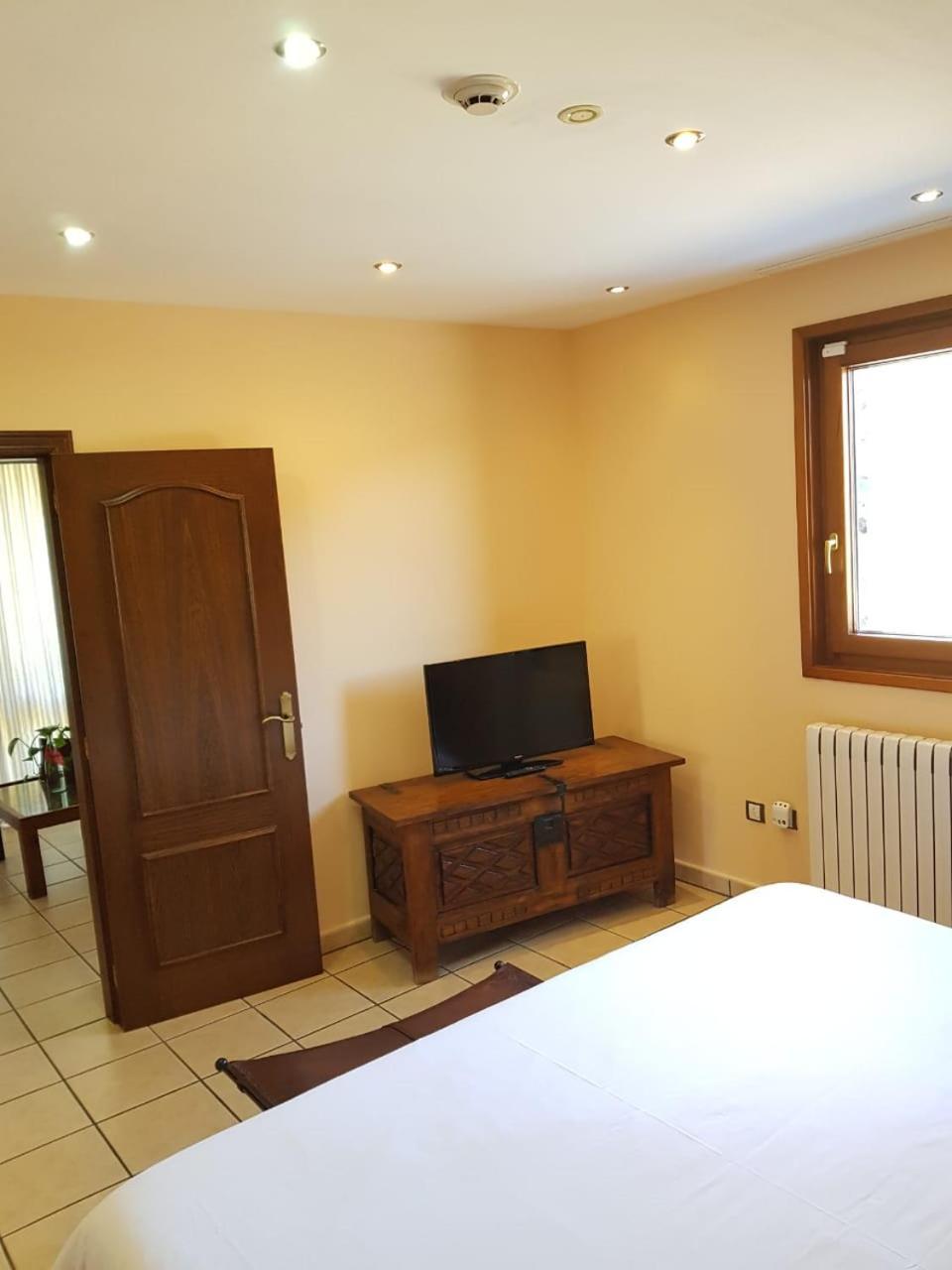 Hotel Parador de Canolich - Only Adults Bixessarri Habitación foto