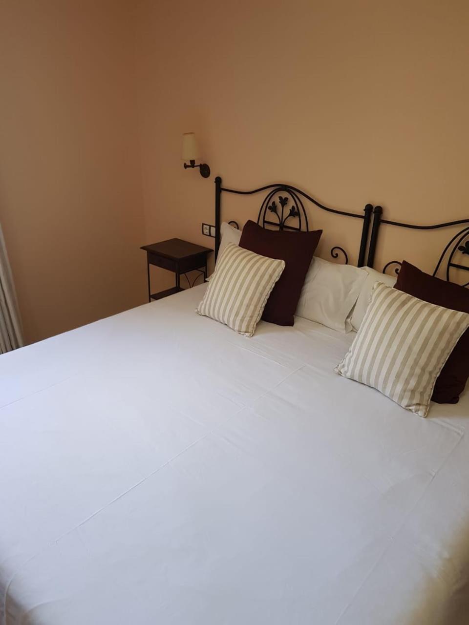Hotel Parador de Canolich - Only Adults Bixessarri Habitación foto